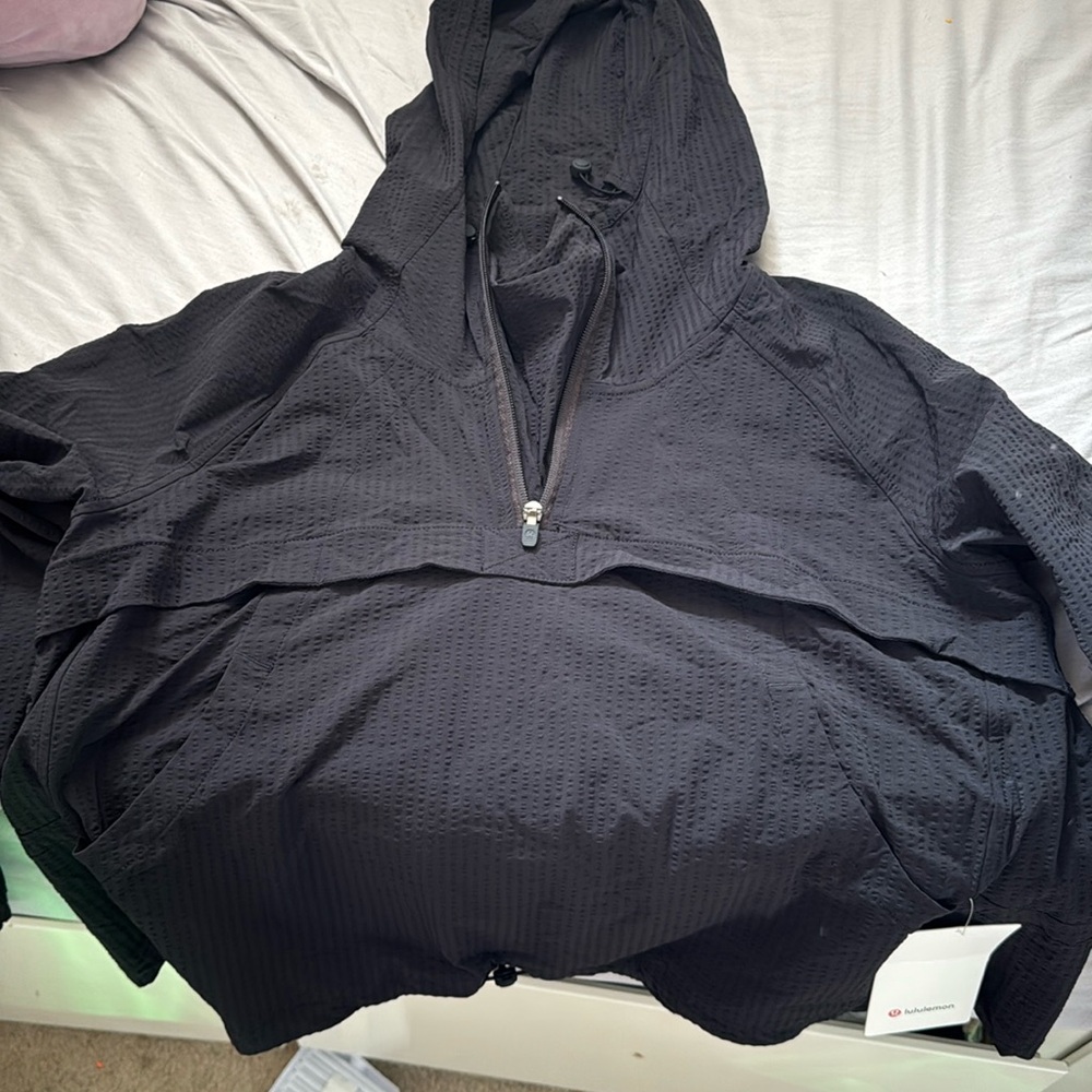 Lululemon seek vistas 1/2 zip jacket.